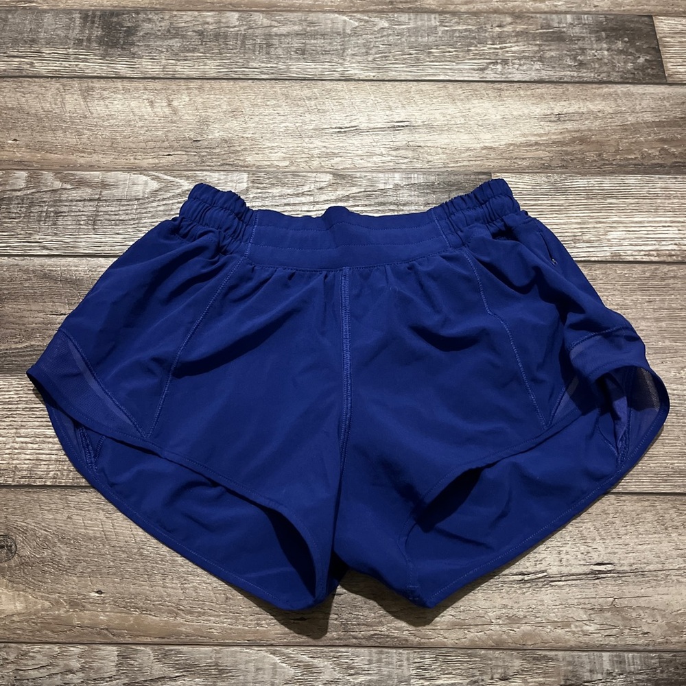 blue lululemon 2.5’ hotty hot shorts